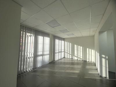комерційна за адресою Євгена Харченка вул. (Леніна), 47б