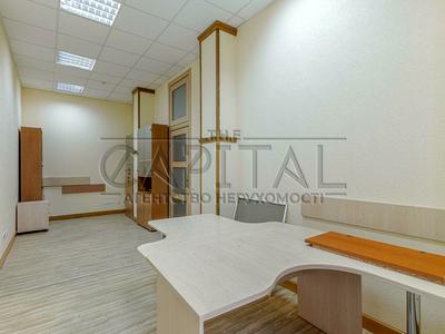 комерційна за адресою Саксаганського вул., 67
