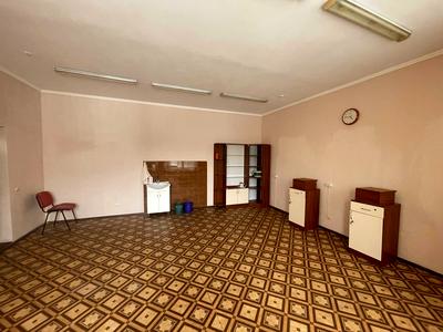 коммерческая по адресу Леся Курбаса ул., 7