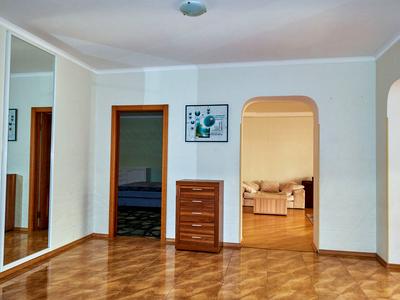 квартира за адресою Київ, Старонаводницька вул., 4-В