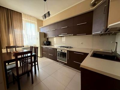 квартира за адресою Вишнева вул., 5