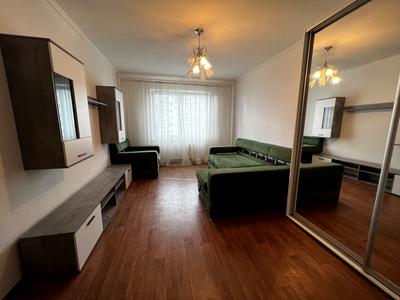 квартира за адресою Софії Русової вул., 7