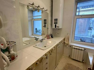 квартира за адресою Шовковична вул., 32/34