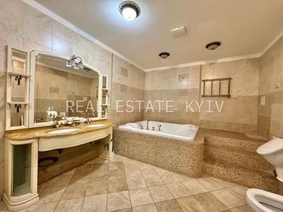квартира по адресу Круглоуниверситетская ул., 3-5