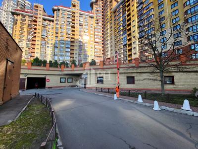 комерційна за адресою Євгена Коновальця вул. (Щорса), 32-Б