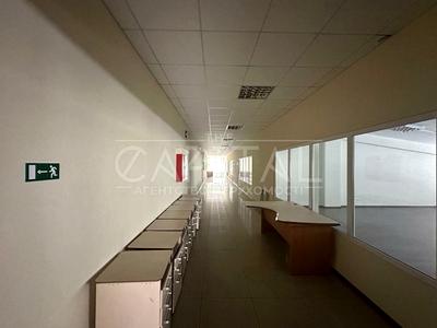 комерційна за адресою Паркова вул., 4