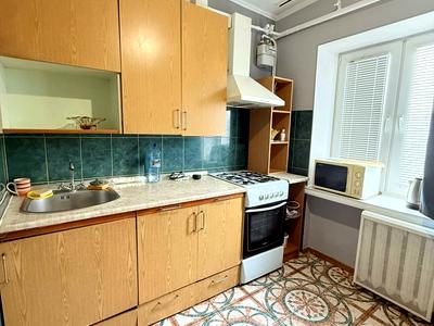 квартира по адресу Строителей ул., 12