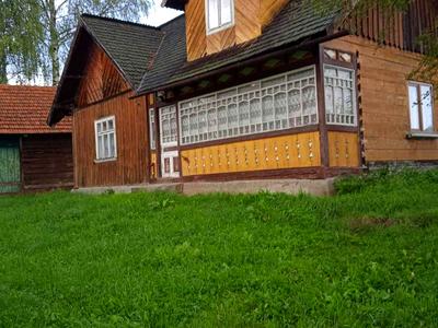 будинок за адресою с. Середній Березів, Петрунівка, 1
