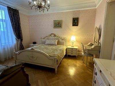 квартира за адресою Пилипа Орлика вул., 6