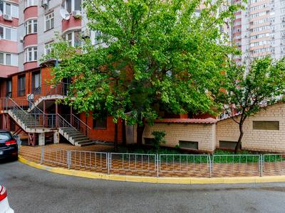 комерційна за адресою Петра Калнишевського вул. (Михайла Майорова), 7