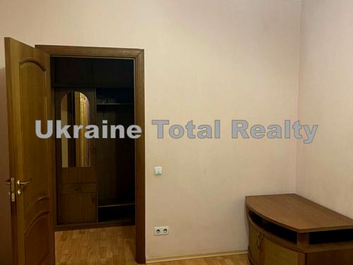 квартира за адресою Анни Ахматової вул., 19