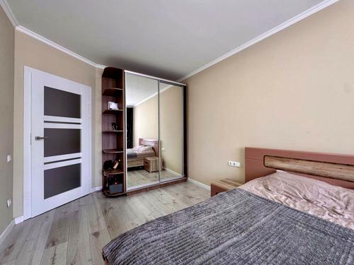 квартира за адресою Височана вул., 18