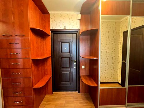 квартира за адресою Автозаводська вул., 81