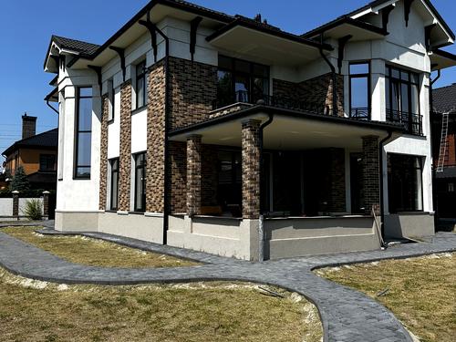 будинок за адресою Богатирська вул., 30б