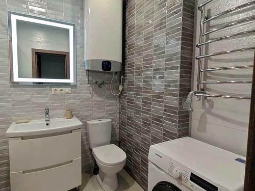 квартира по адресу Киев, Драгоманова, 4А