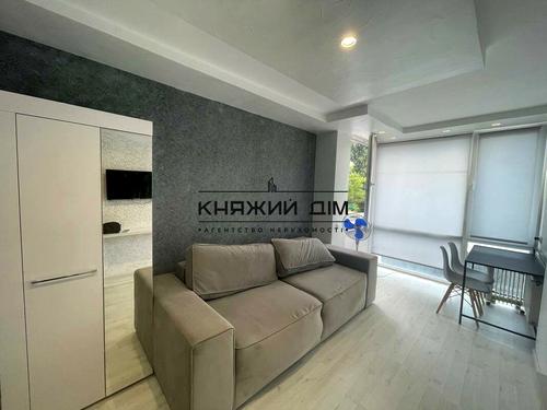 квартира за адресою Академіка Булаховського вул., 2