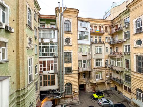 квартира за адресою Богдана Хмельницького вул., 32
