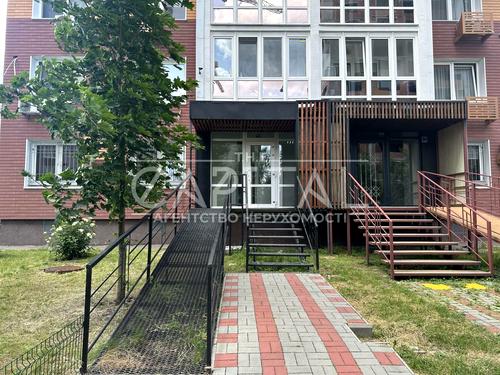 комерційна за адресою Софії Русової вул., 7