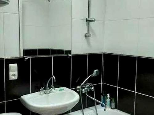 квартира за адресою Олени Теліги вул., 37-Б