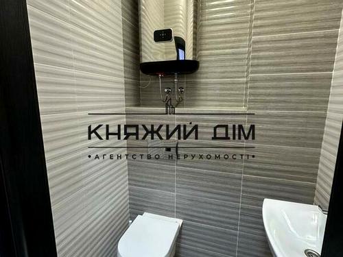 квартира за адресою Київ, Драгоманова вул., 40-Е