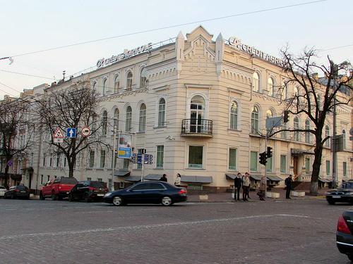 комерційна за адресою Володимирська вул., 23-А