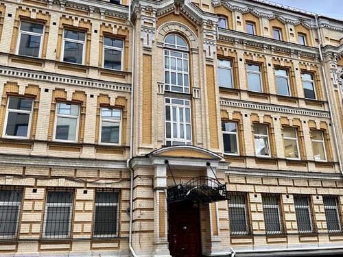 комерційна за адресою Михайлівська вул., 12-Б