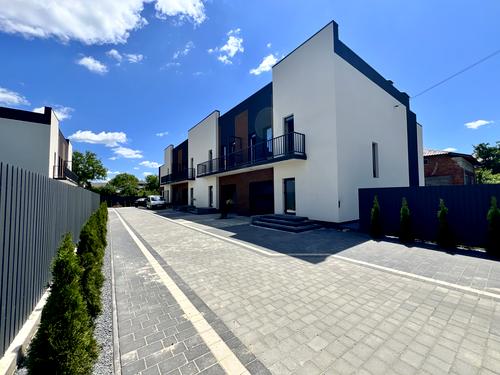 будинок за адресою Івано-Франківськ, Героїв Миколаєва вул.
