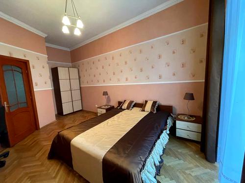 квартира за адресою Гетьмана Петра Дорошенка вул. (), 71