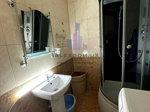 квартира за адресою Перемоги просп., 18