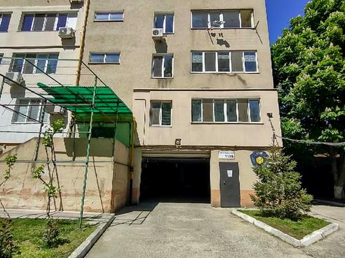 комерційна за адресою Князя Володимира Великого просп., 110Б