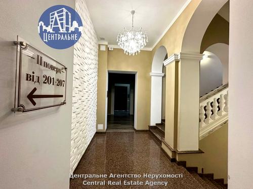комерційна за адресою Івана Франка вул., 11
