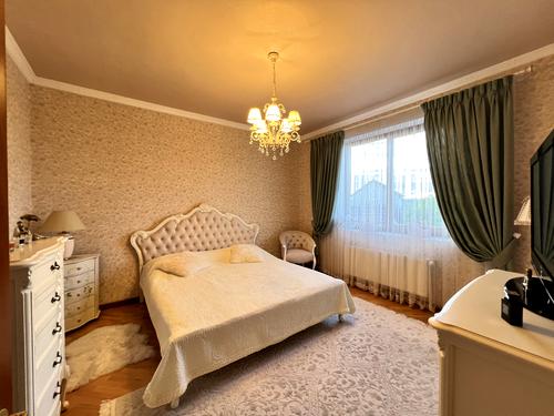 будинок за адресою с. Драгомирчани, нова