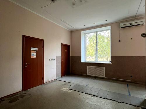 комерційна за адресою Антонова вул., 16