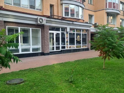 комерційна за адресою Володимира Івасюка просп. (Героїв Сталінграду), 8