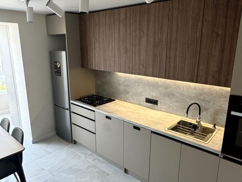 квартира за адресою Домбровського вул., 3б, к.14,15