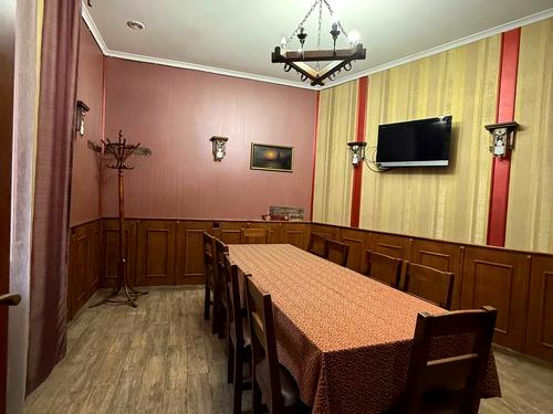 комерційна за адресою Київська вул., 15