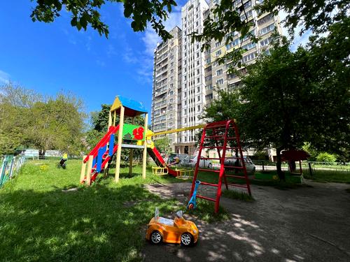 квартира за адресою Автозаводська вул., 81