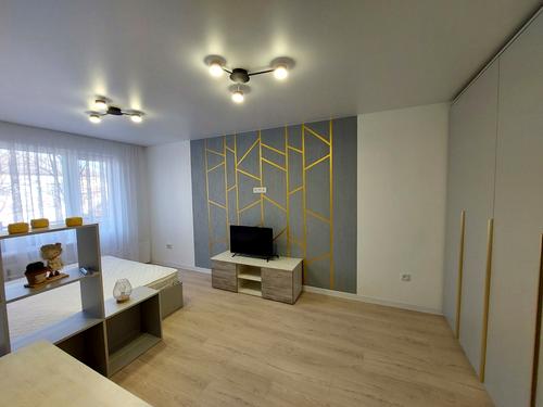 квартира за адресою Тролейбусна вул., 5