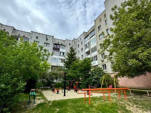 квартира за адресою Івасюка вул., 21