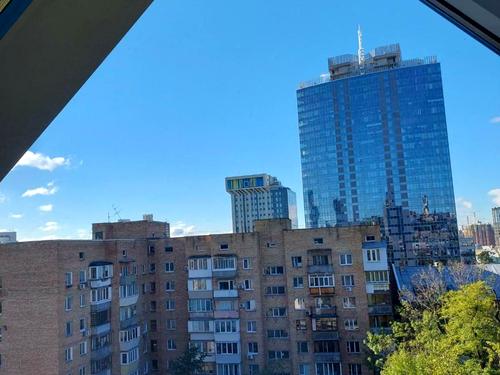 комерційна за адресою Шовковична вул., 42-44