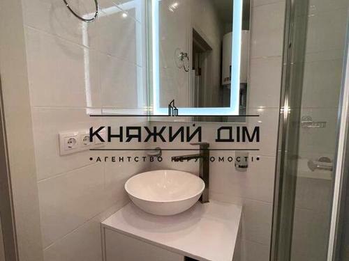 квартира по адресу Ревуцкого ул., 40-В