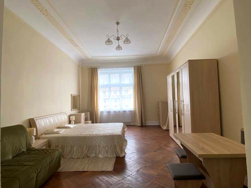 квартира за адресою Адама Міцкевича пл., 6/7