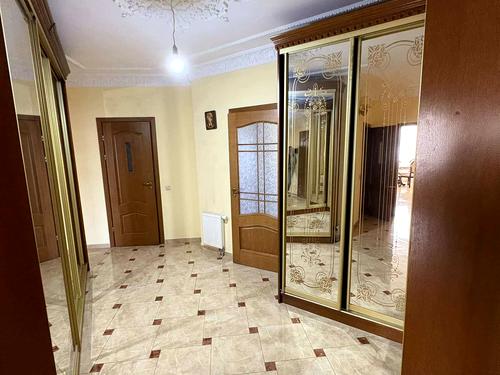 квартира за адресою Авраама Лінкольна вул. (), 6