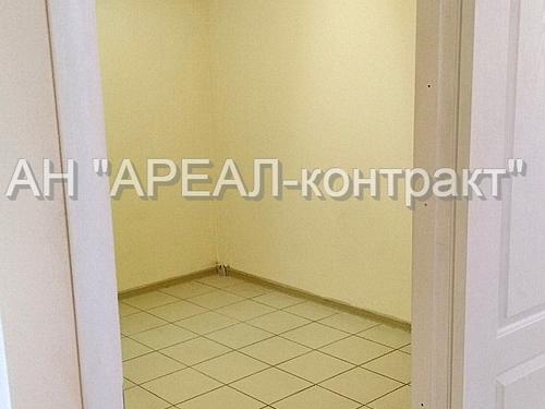комерційна за адресою Перемоги вул., 131в