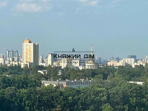 квартира по адресу Академика Глушкова просп., 9-Є