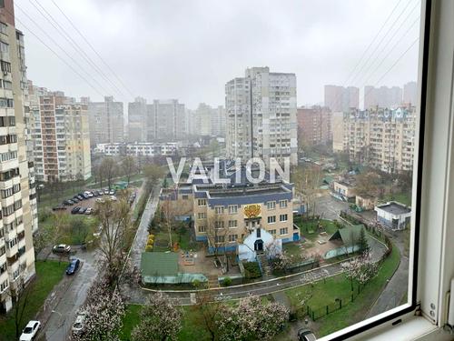 квартира за адресою Анни Ахматової вул., 5