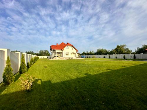 будинок за адресою Березнева, 7