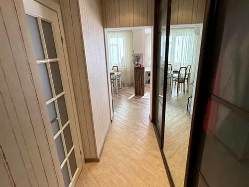 квартира по адресу Ревуцкого ул., 9