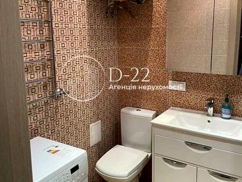квартира за адресою Анни Ахматової вул., 32/18