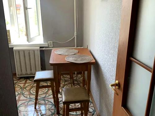 квартира по адресу Строителей ул., 12